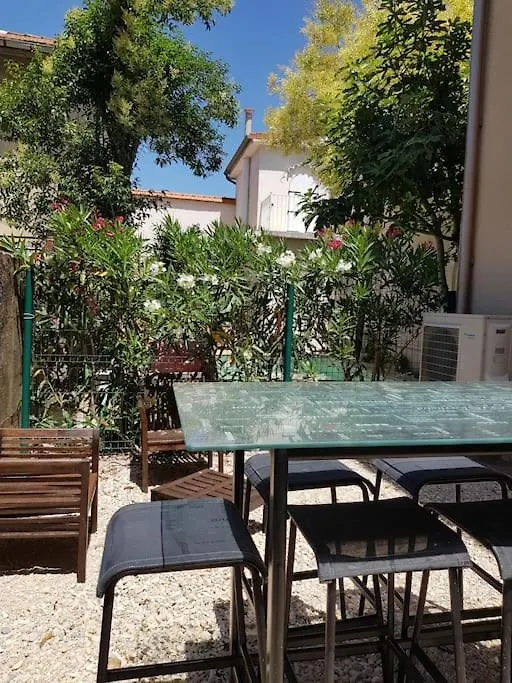 Appartement rue calme, proche centre ville Orange