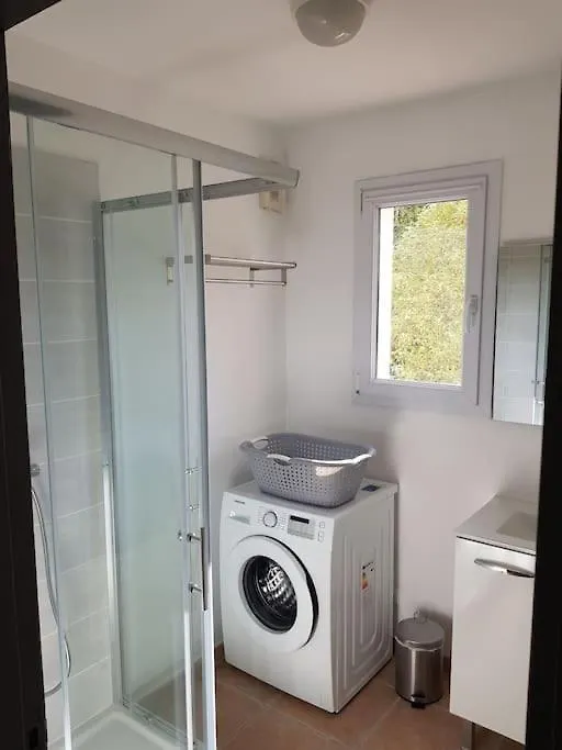 Appartement rue calme, proche centre ville Orange