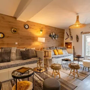 https://the-modern-wood-hyper-centre-8-pers-t3-de-70m.hotels-rhonealpes.com